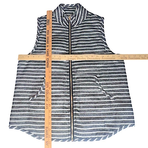 Mud Pie Heathered Gray & White Striped Padded Preppy Zip Up Vest Size M EUC! - Picture 6 of 11